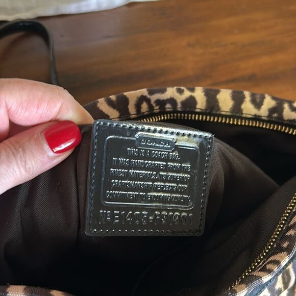 Coach bag and matching wristlet cute bundle - Picture 13 of 17